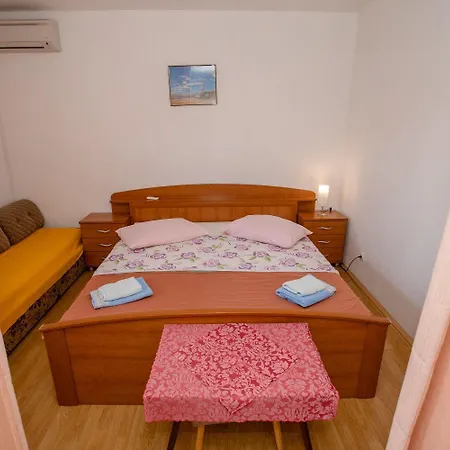 Apartment Mili Palit