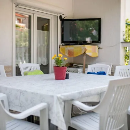Apartment Mili Palit